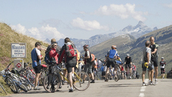 Ein Pass nur für «Velofahrer»: Am 22. September ist der Klausen für Autos gesperrt. Foto: «FreiPass»